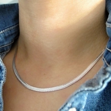 Dámský stříbrný náhrdelník zdobený 2mm Rhodium