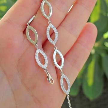 Luxusní dámský stříbrný náramek s čirými zirkony 6,55g Rhodium