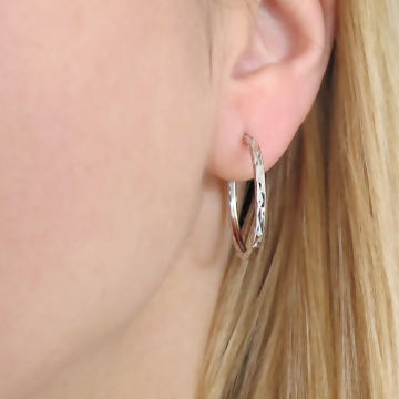 Stříbrné náušnice zdobené...