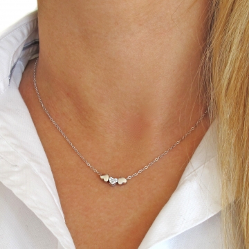 Dámský stříbrný náhrdelník...