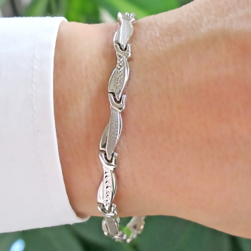 Luxusní stříbrný náramek...