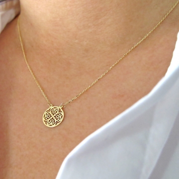 Zlatý náhrdelník ornament...