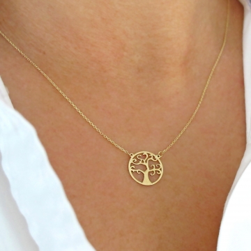 Zlatý náhrdelník strom...