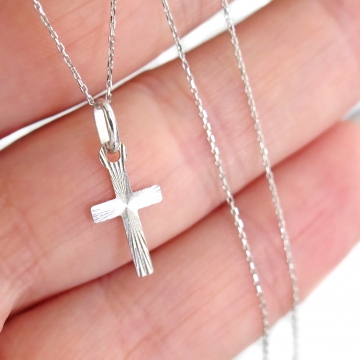 Zlatý jemný náhrdelník...